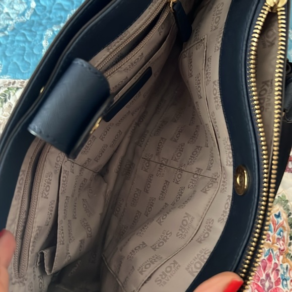 Michael Kors purse - Picture 8 of 8